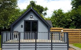 Epona 8 - Hot Tub-Perth-Pets-Luxury